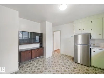 12126 57 ST NW photo 11