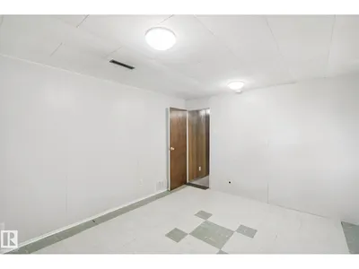 12126 57 ST NW photo 22