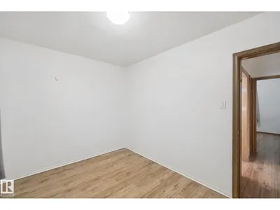 12126 57 ST NW photo 17