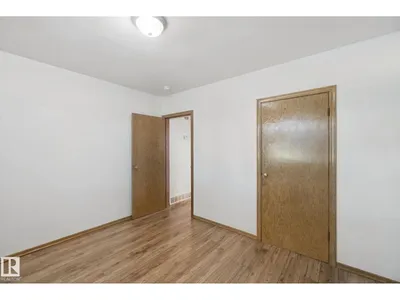 12126 57 ST NW photo 14