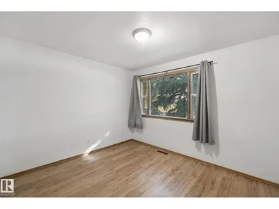 12126 57 ST NW photo 12