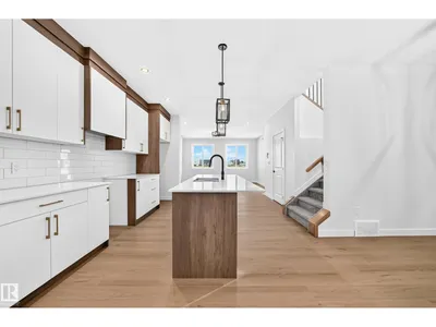9 TILIA PL photo 12