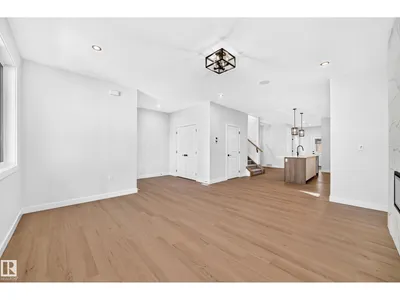 9 TILIA PL photo 17