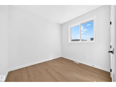 9 TILIA PL photo 23