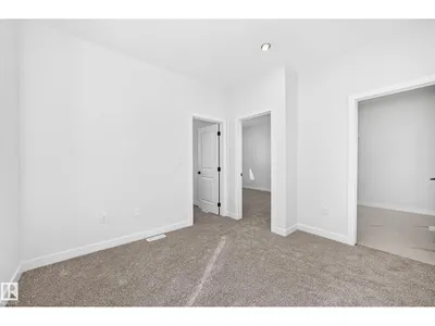 9 TILIA PL photo 48