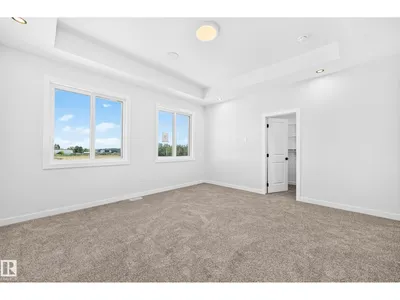 9 TILIA PL photo 31