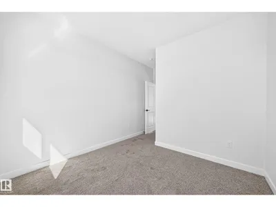 9 TILIA PL photo 39