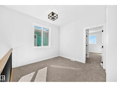 9 TILIA PL photo 45