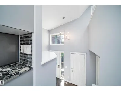 7848 7 AVENUE SW photo 9