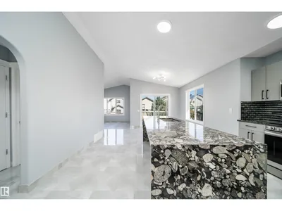 7848 7 AVENUE SW photo 10