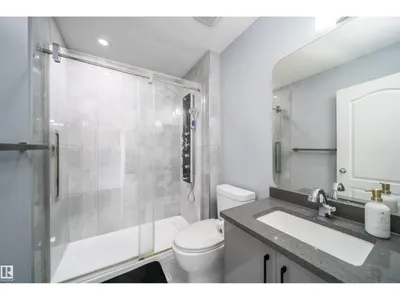 7848 7 AVENUE SW photo 32