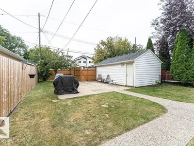 10507 67 AV NW photo 44
