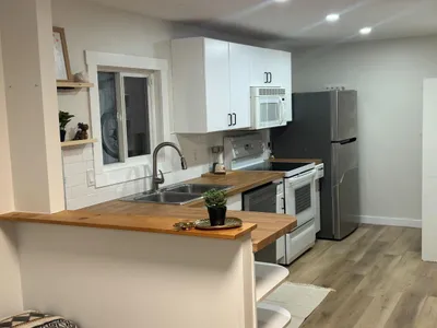 8 The Parkway NW photo 4