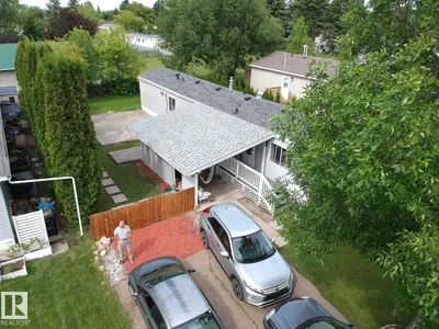8 The Parkway NW photo 18