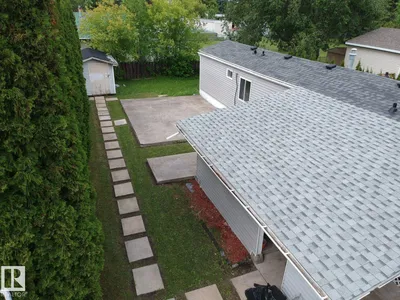 8 The Parkway NW photo 16