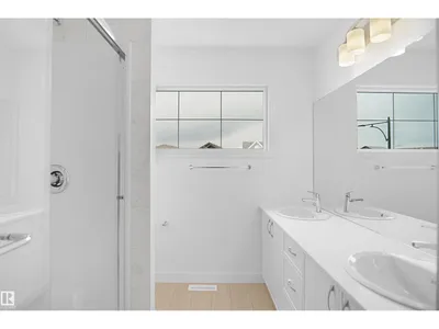 18818 29 AV NW photo 20