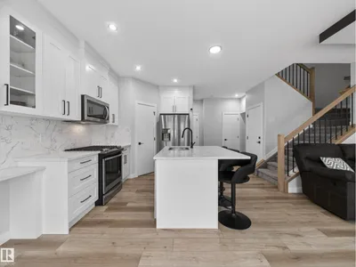 19744 28 AV NW photo 12