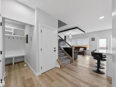 19744 28 AV NW photo 20