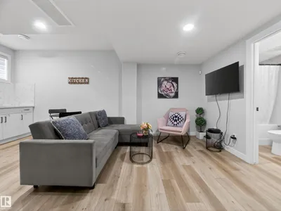 19744 28 AV NW photo 51