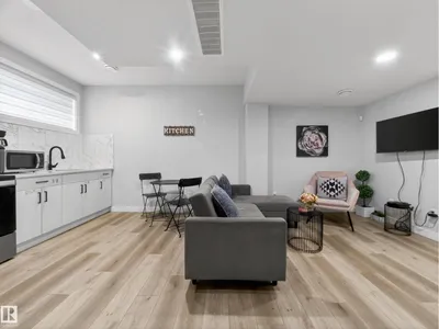 19744 28 AV NW photo 54