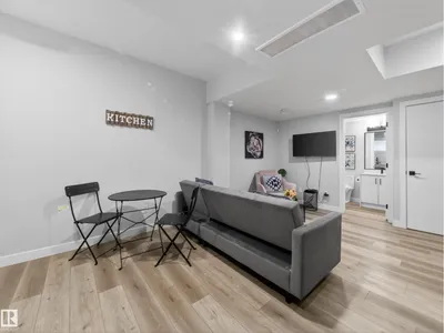 19744 28 AV NW photo 56