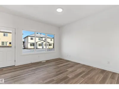 920 18 AV NW photo 18