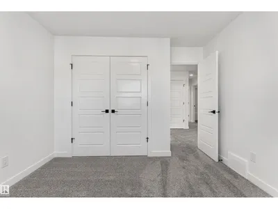 920 18 AV NW photo 22
