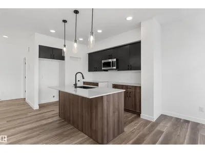 920 18 AV NW photo 9
