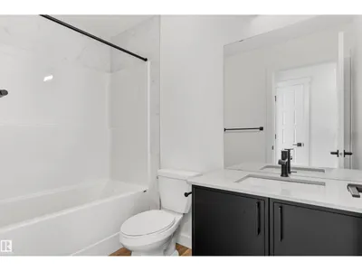 920 18 AV NW photo 28