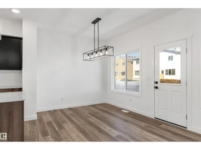 920 18 AV NW photo 13
