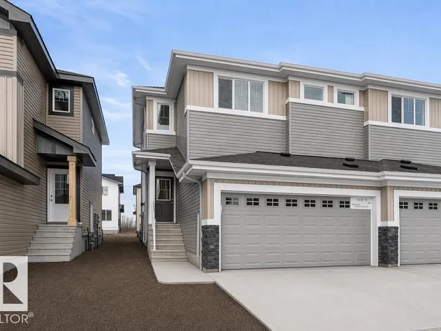 922 18 AV NW, Edmonton