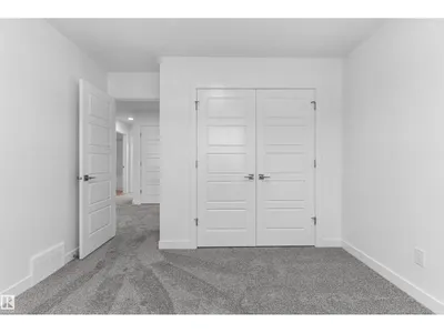 922 18 AV NW photo 23