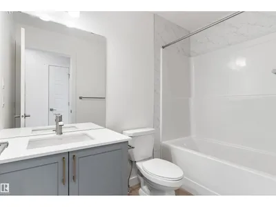 922 18 AV NW photo 29