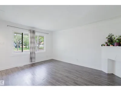 11134 11138 116 ST NW photo 26