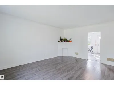 11134 11138 116 ST NW photo 27