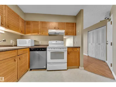 #608 10149 SASKATCHEWAN DR NW photo 24