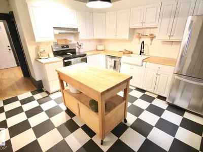 9330 107 AV NW photo 11
