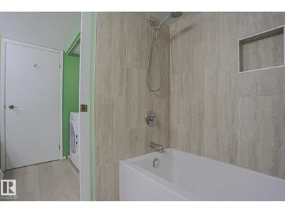 #102 8220 JASPER AV NW photo 12