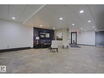#102 8220 JASPER AV NW photo 29