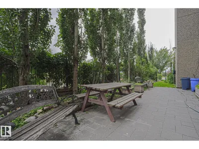 #102 8220 JASPER AV NW photo 32