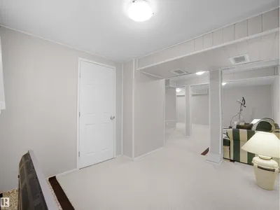 20 ST. ANDREWS AV photo 27