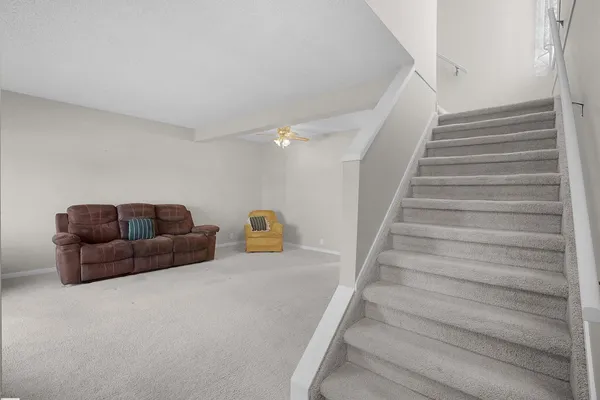 20 ST. ANDREWS AV photo 3