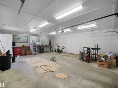 20 ST. ANDREWS AV photo 32