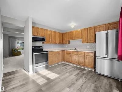 20 ST. ANDREWS AV photo 9