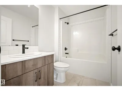 2411 206 ST NW photo 32