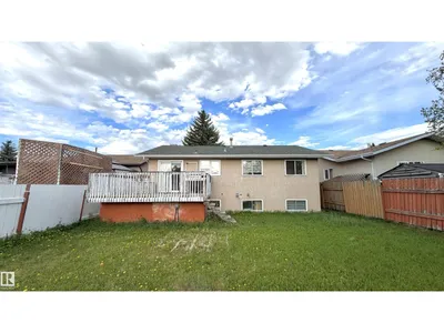 4928 31 AV NW photo 43