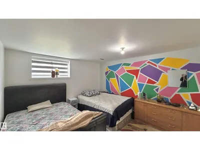 4928 31 AV NW photo 31
