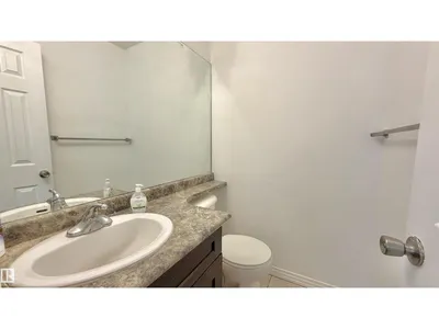4928 31 AV NW photo 14