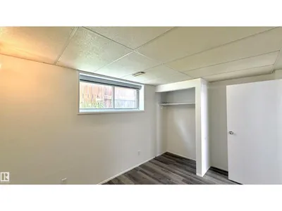 4928 31 AV NW photo 33