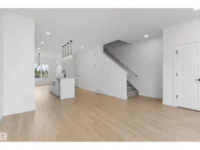 4205 63 ST photo 15